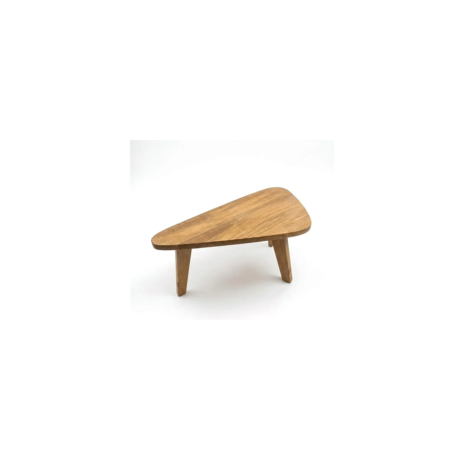 Mesa de centro triangular en roble — ITER Muebles